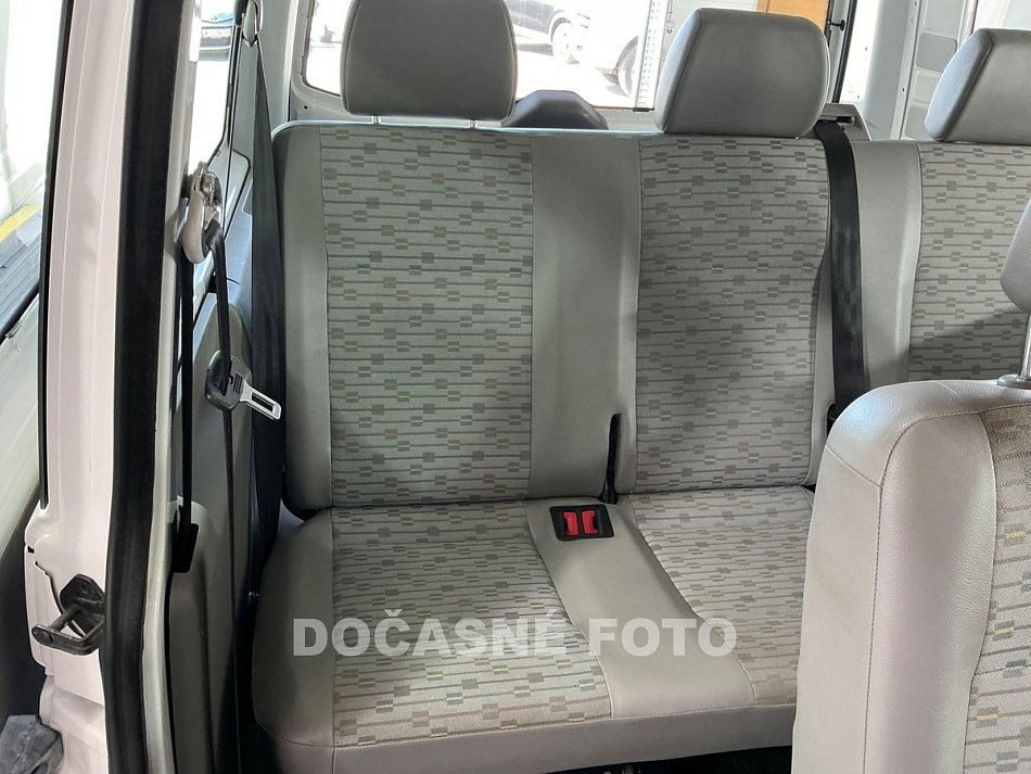 Volkswagen Transporter 2.0TDi  4x4 L2H1 9míst