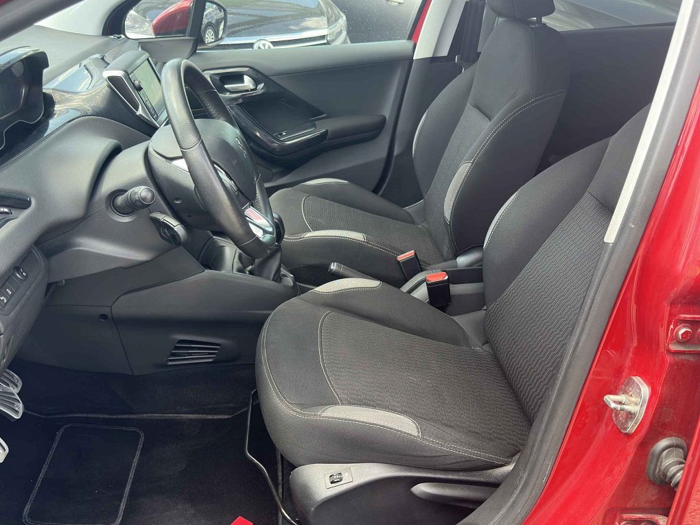Peugeot 208 1.6 HDi 