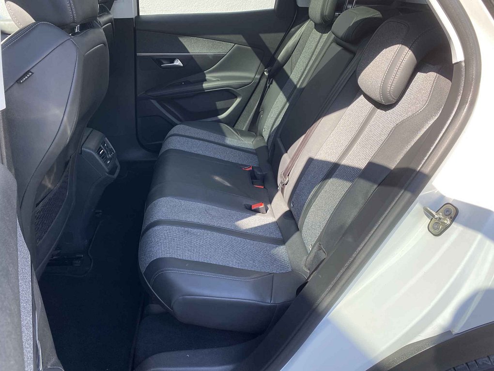 Peugeot 3008 1.2PT Allure