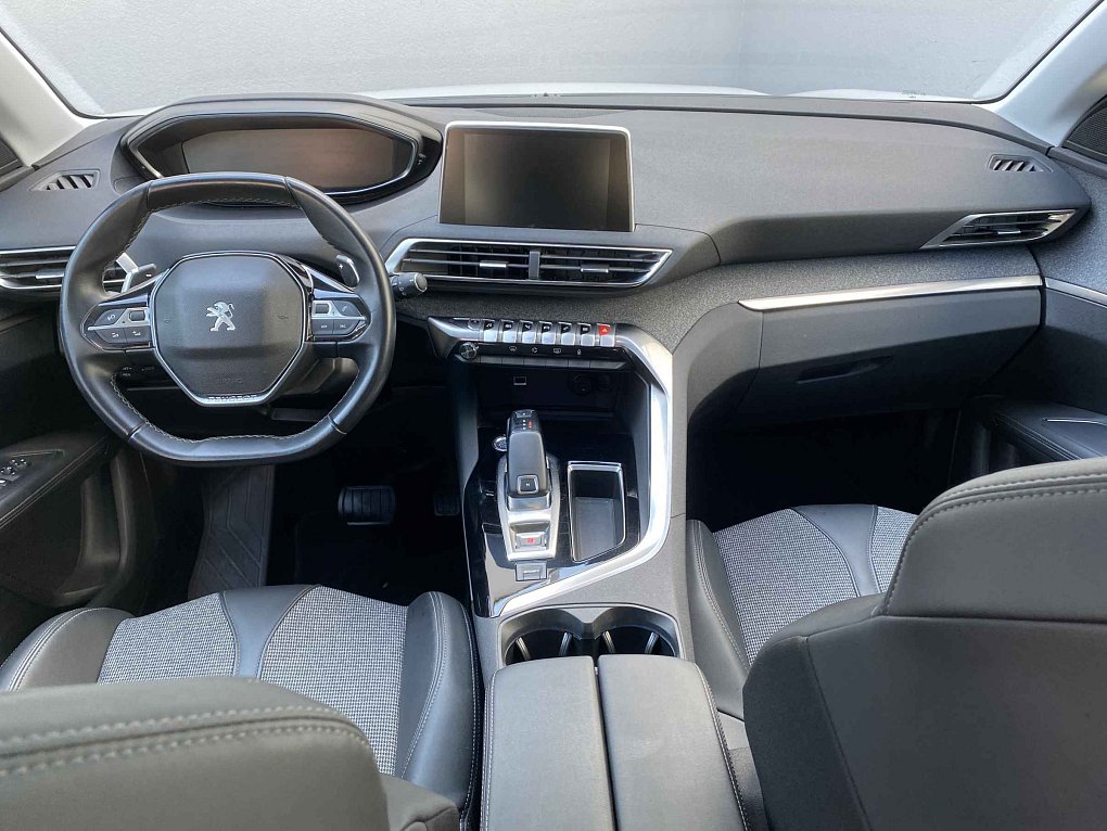 Peugeot 3008 1.2PT Allure