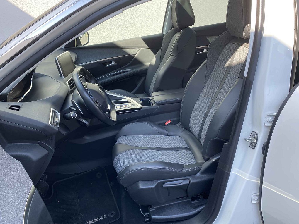 Peugeot 3008 1.2PT Allure