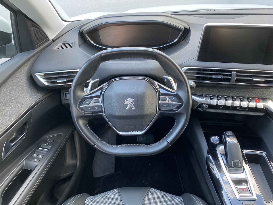 Peugeot 3008 1.2PT Allure