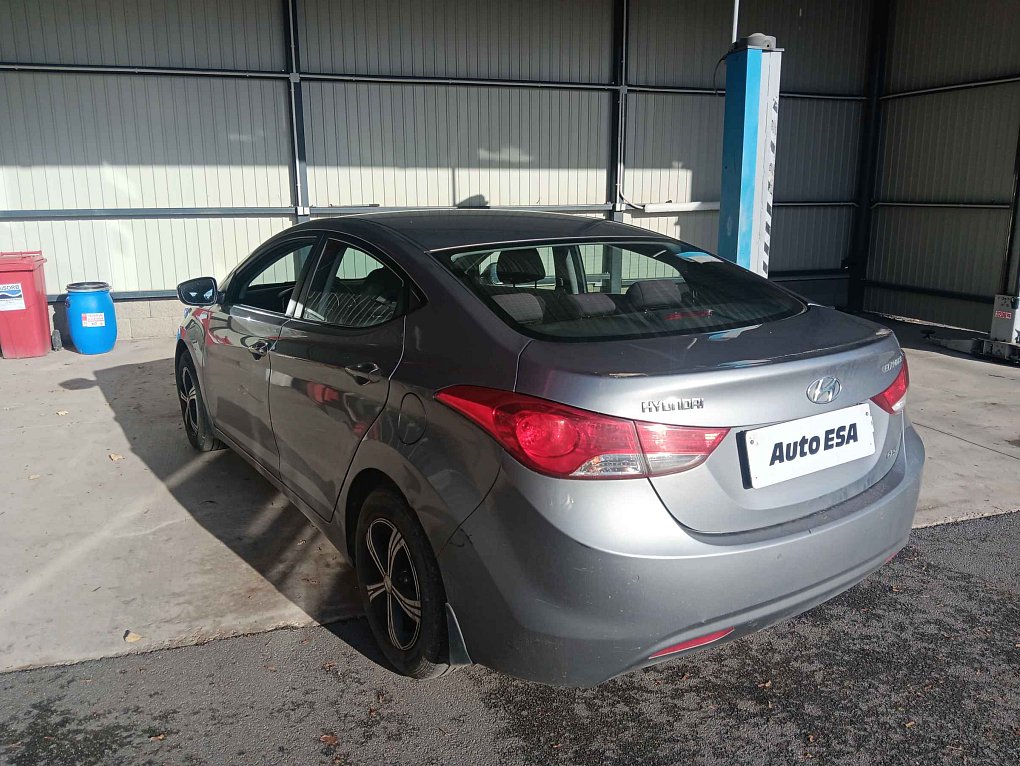 Hyundai Elantra 1.6i 16V 