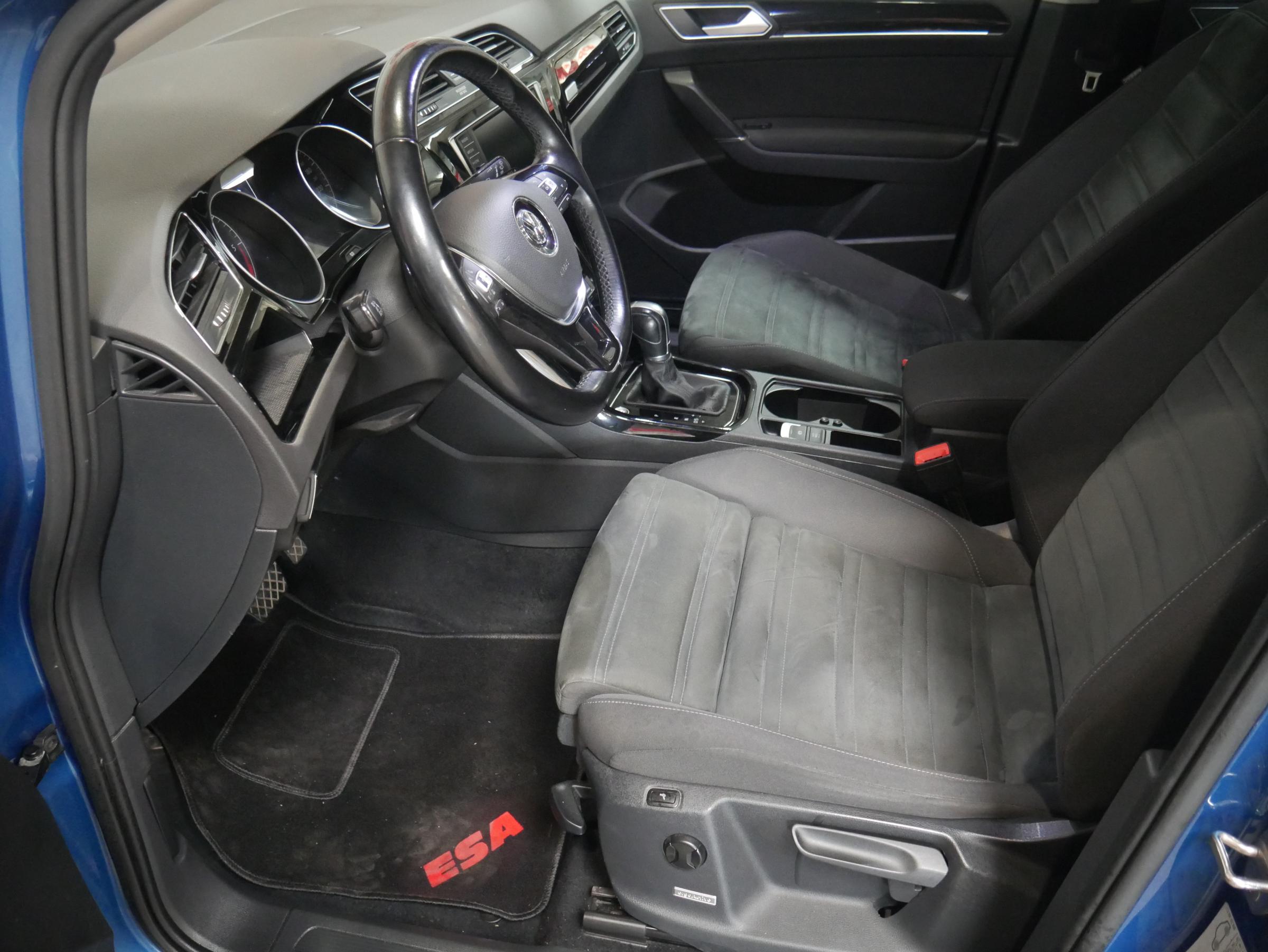 Volkswagen Touran, 2016 - pohled č. 10