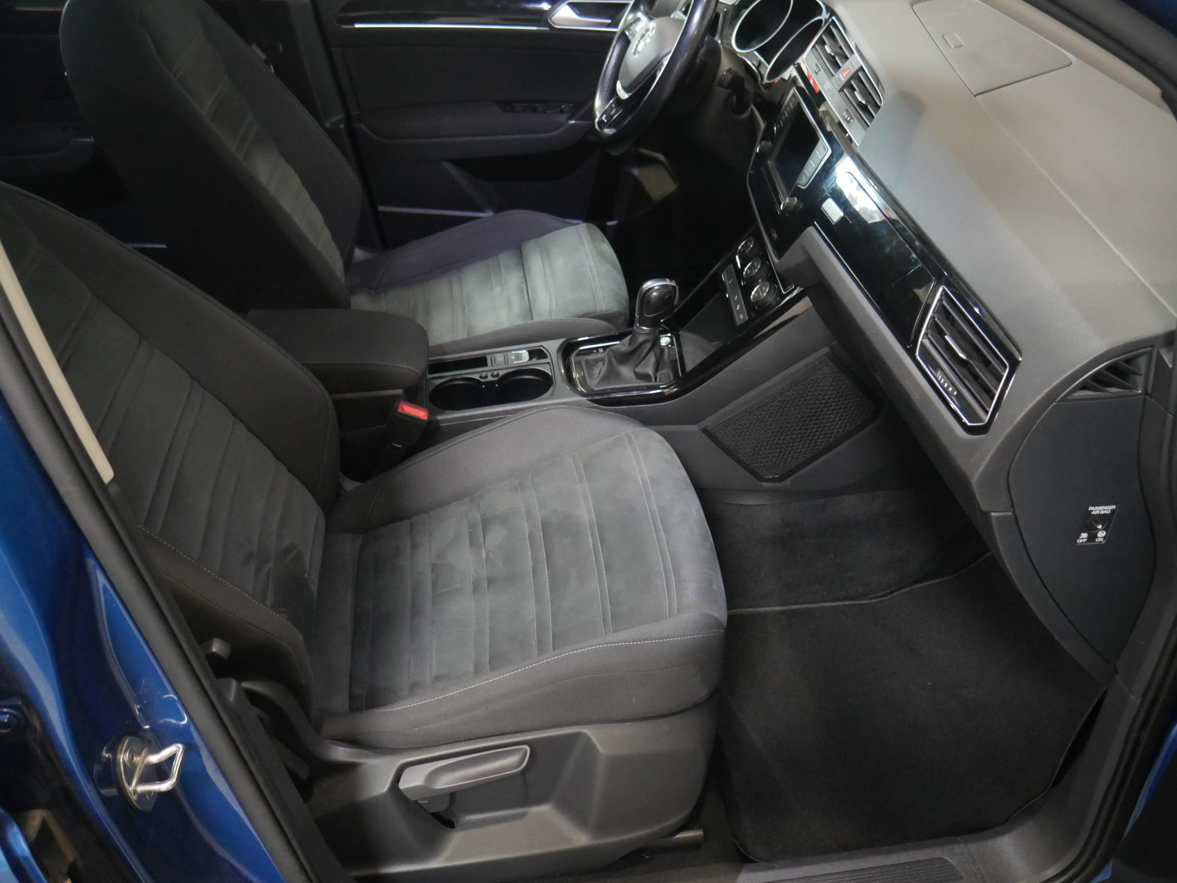 Volkswagen Touran, 2016 - pohled č. 12
