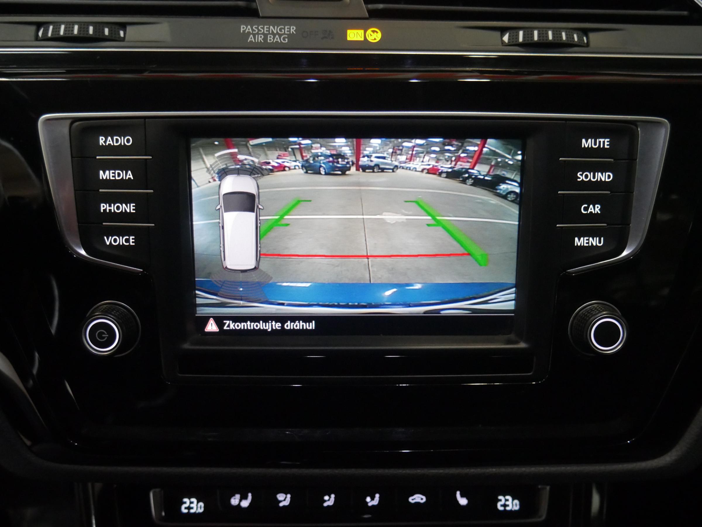 Volkswagen Touran, 2016 - pohled č. 18