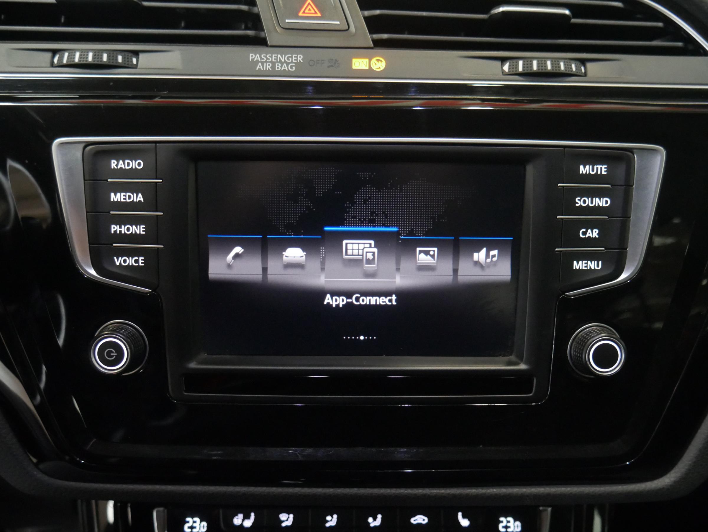 Volkswagen Touran, 2016 - pohled č. 19