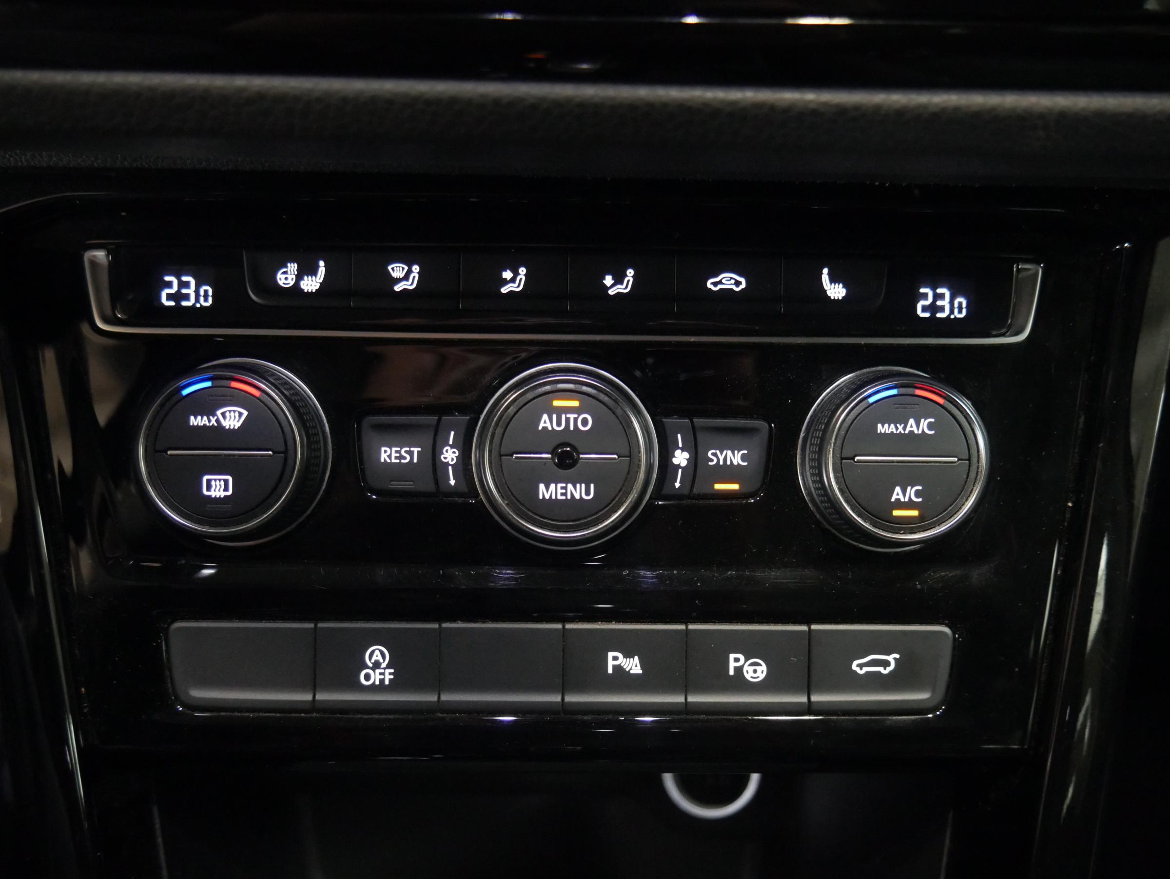 Volkswagen Touran, 2016 - pohled č. 20