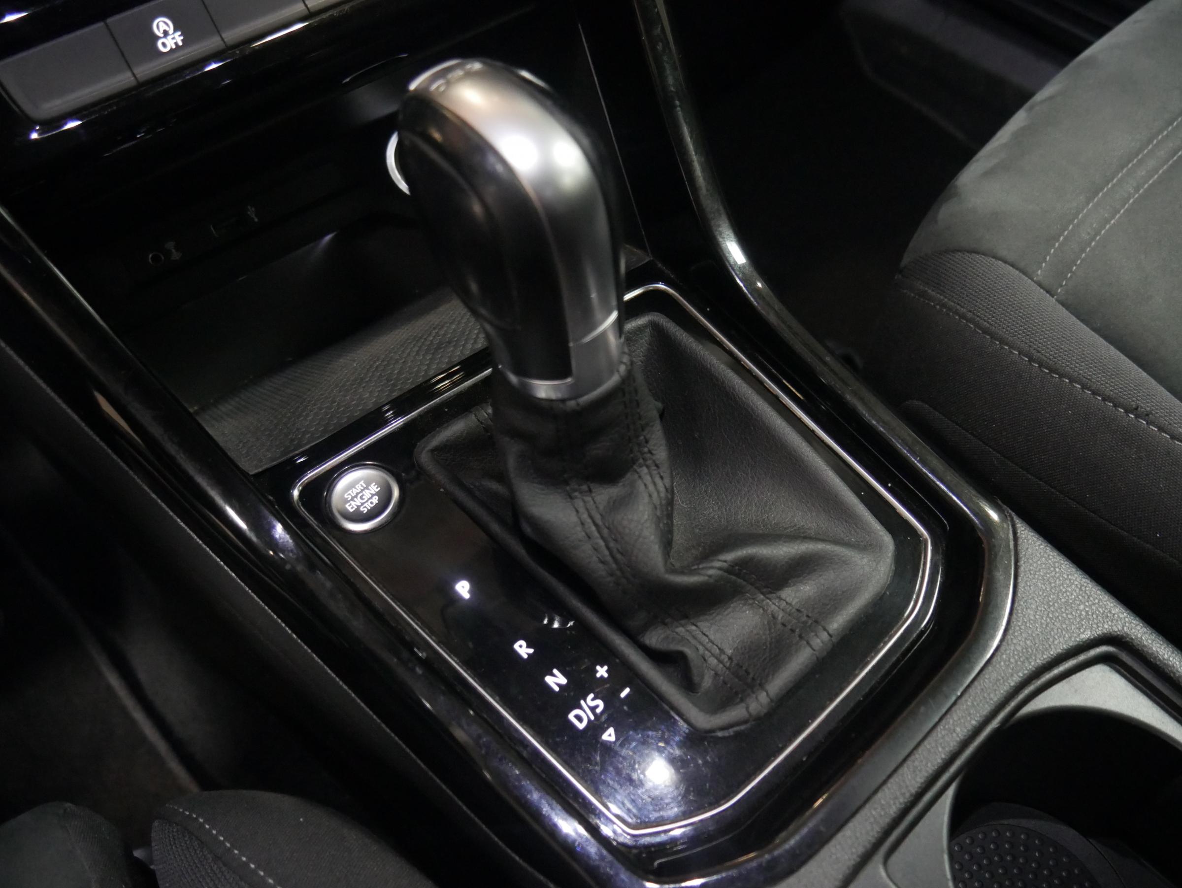 Volkswagen Touran, 2016 - pohled č. 21