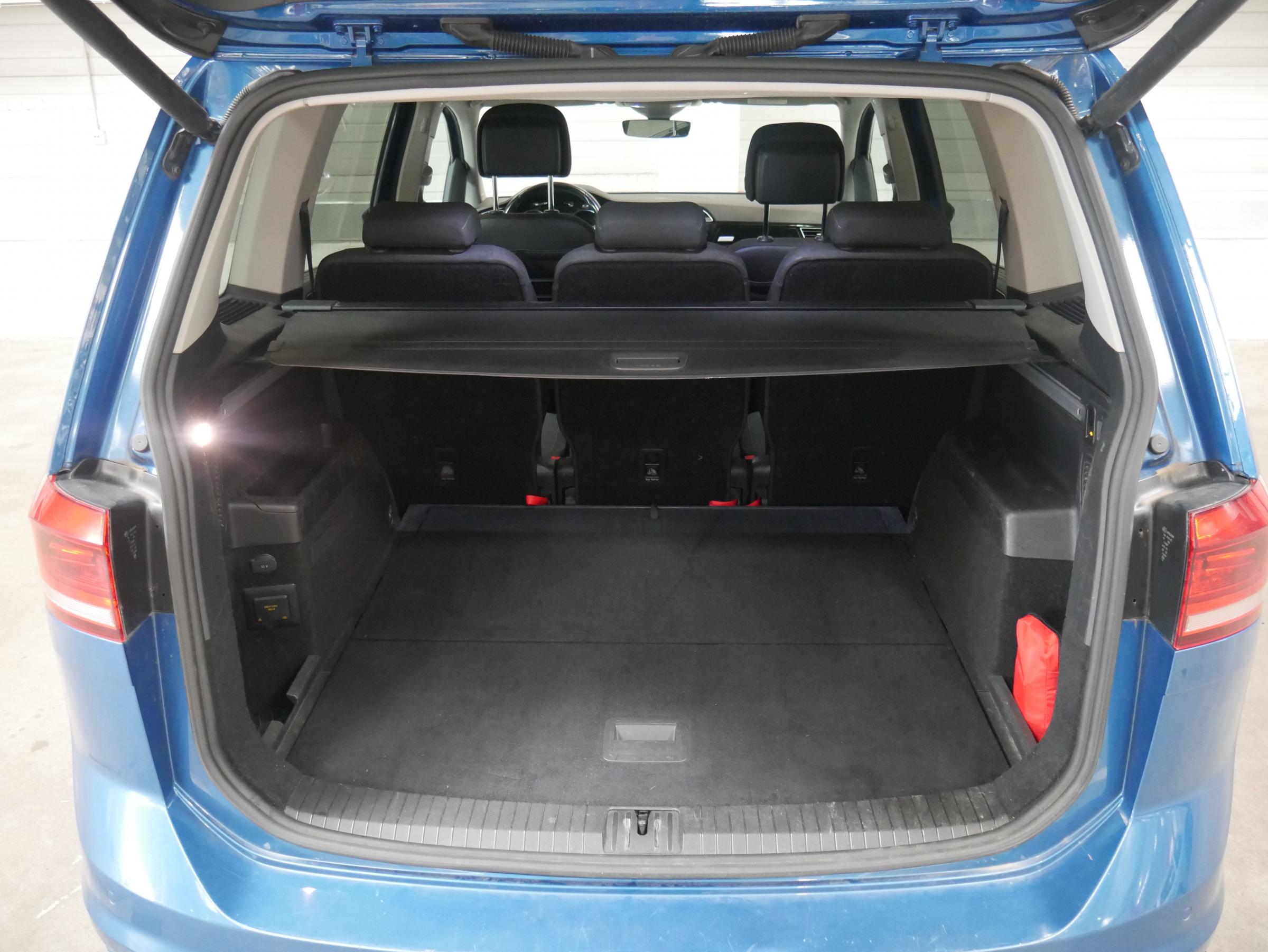 Volkswagen Touran, 2016 - pohled č. 7