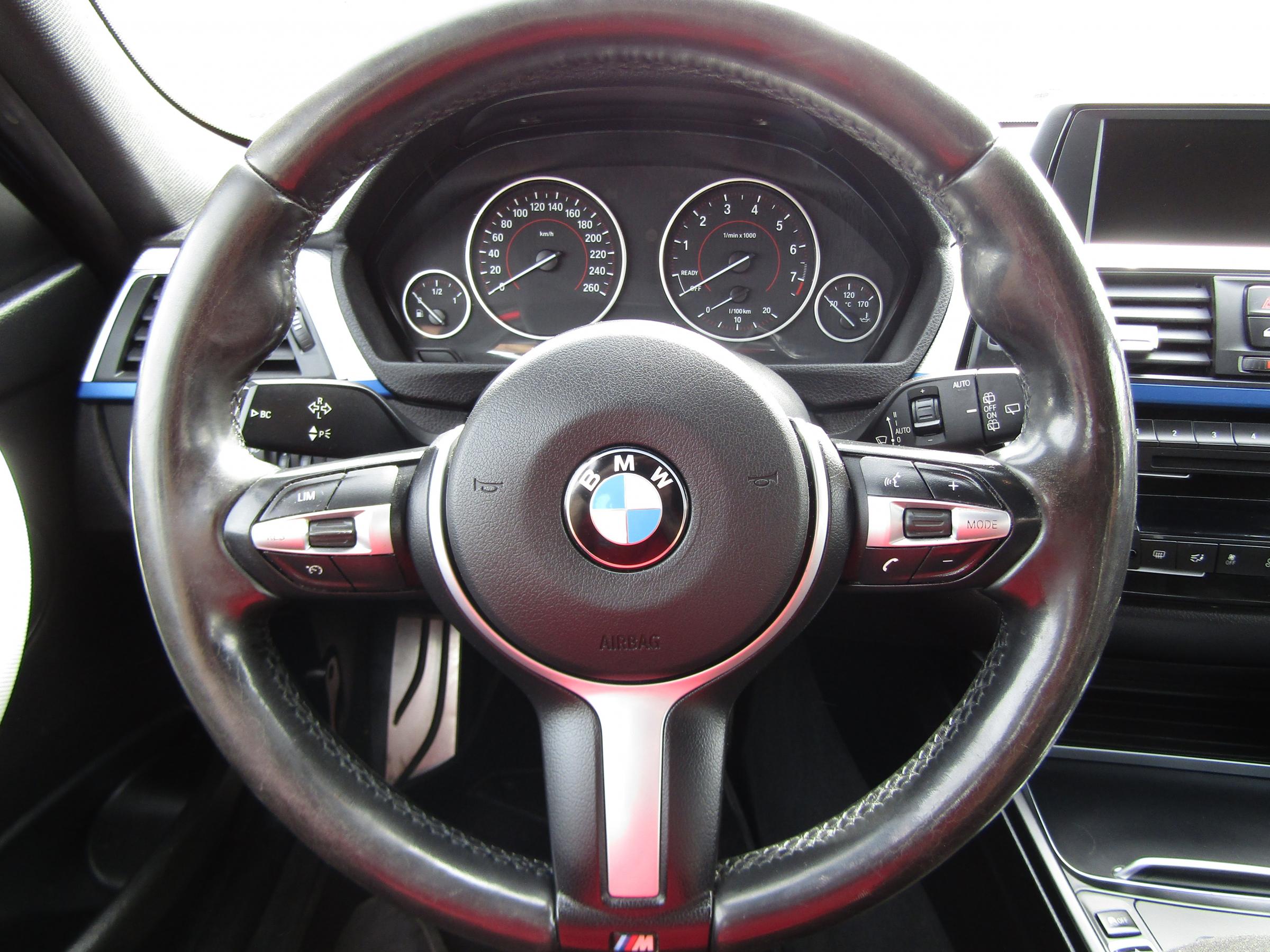 BMW Řada 3, 2017 - pohled č. 20