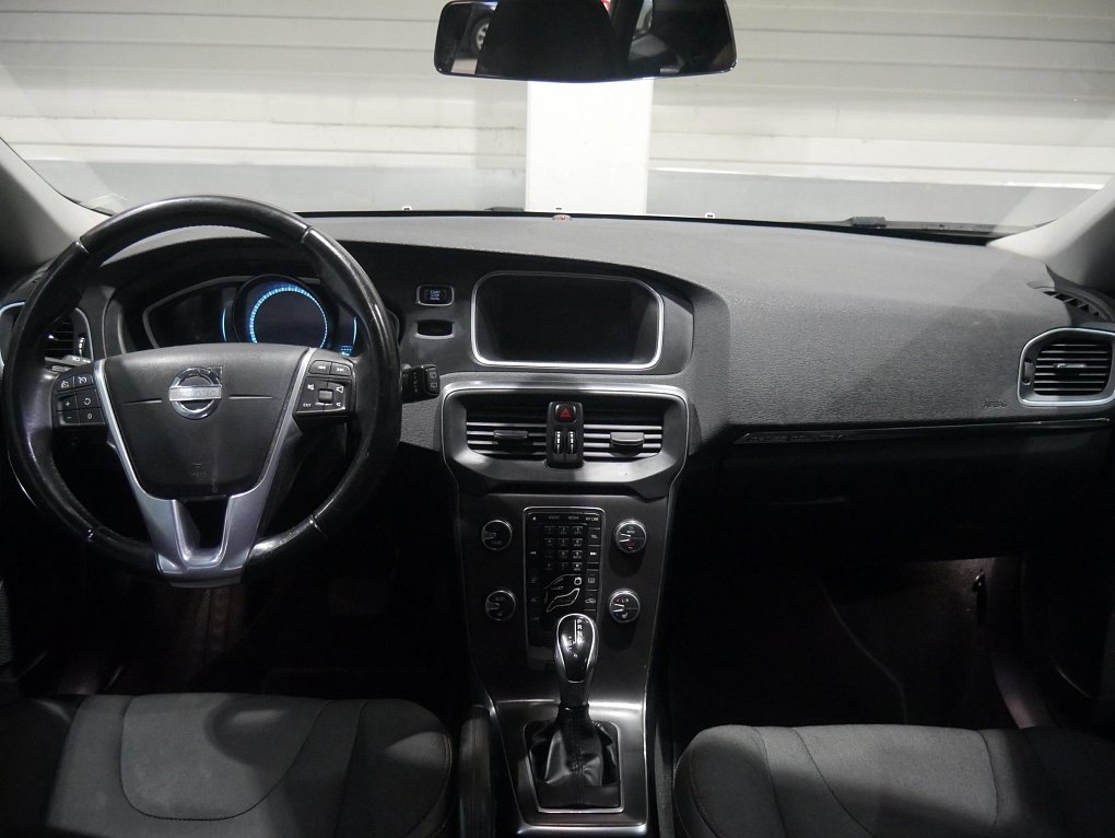 Volvo V40 2.0D 