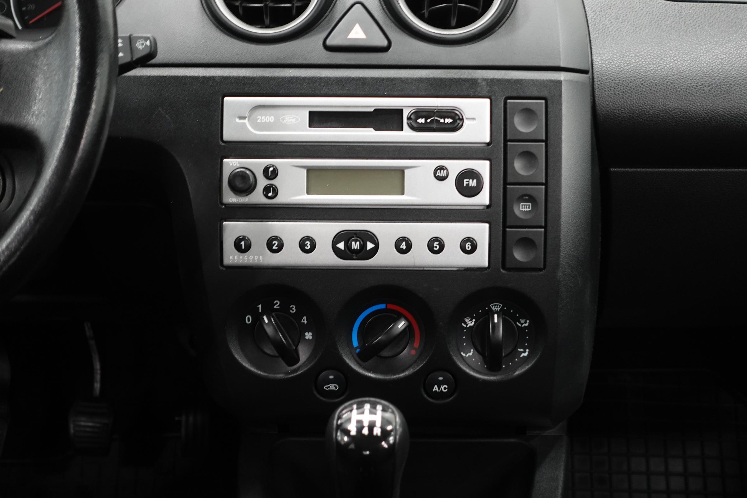 Ford Fiesta, 2004 - pohled č. 9