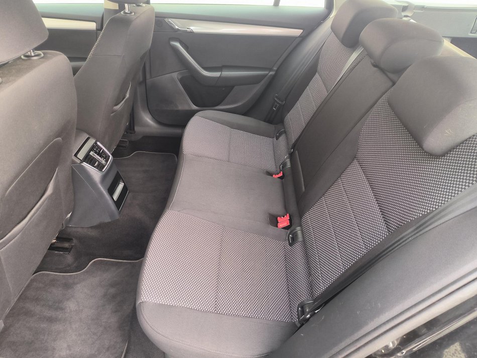 Škoda Octavia III 2.0 TDi Ambiente