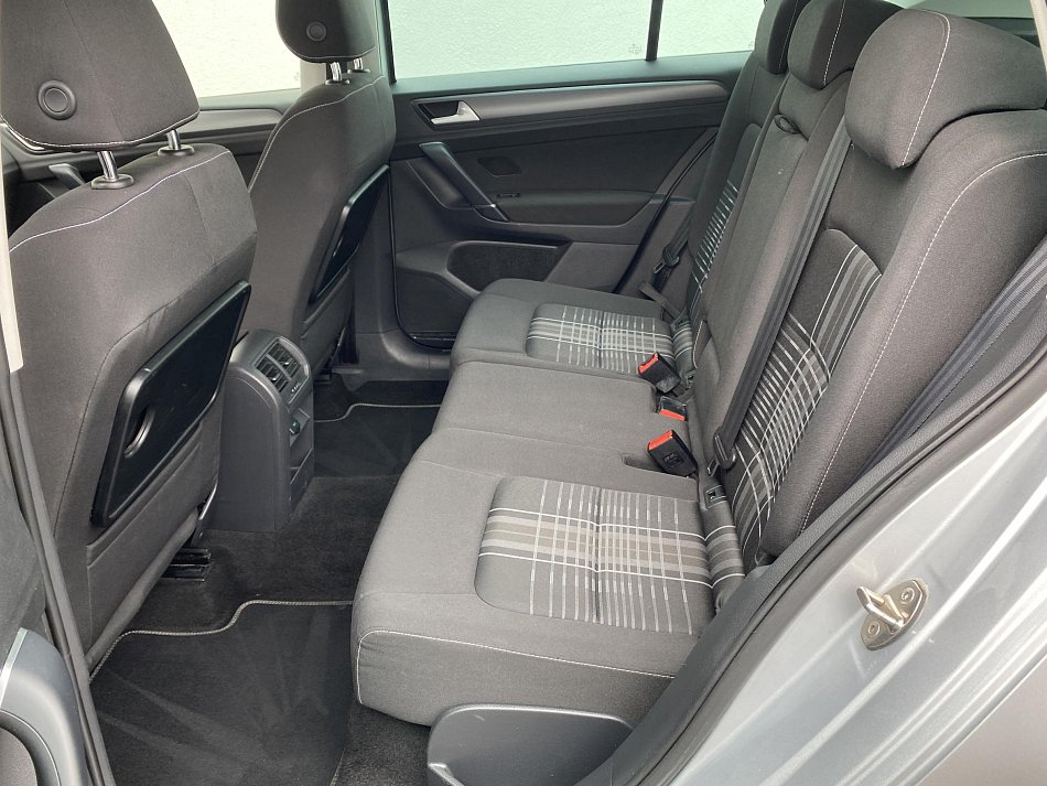 Volkswagen Sportsvan 1.6 TDi Lounge