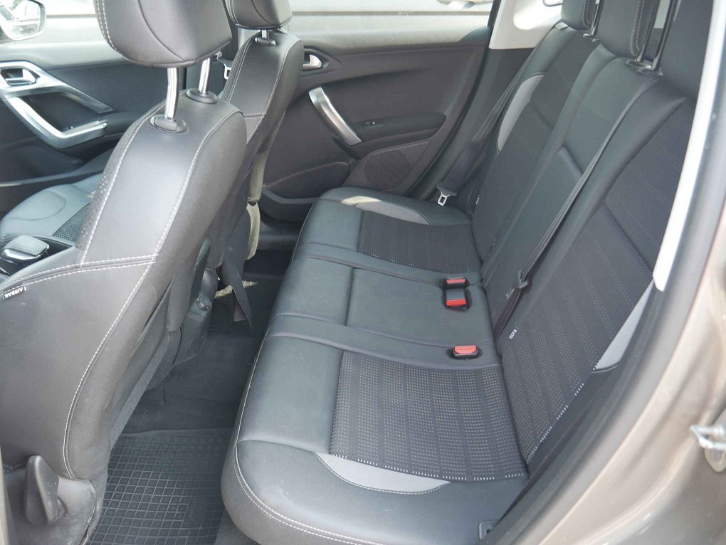 Peugeot 2008 1.2PT 