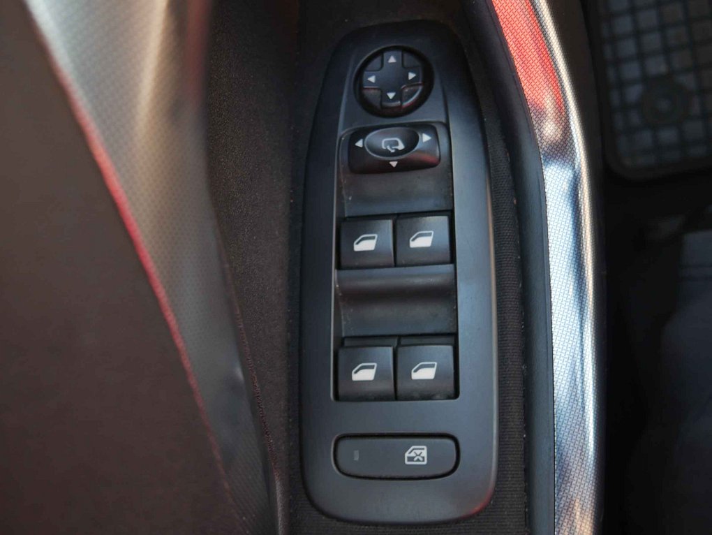 Peugeot 2008 1.2PT 
