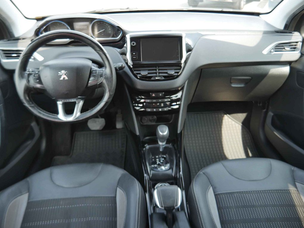 Peugeot 2008 1.2PT 