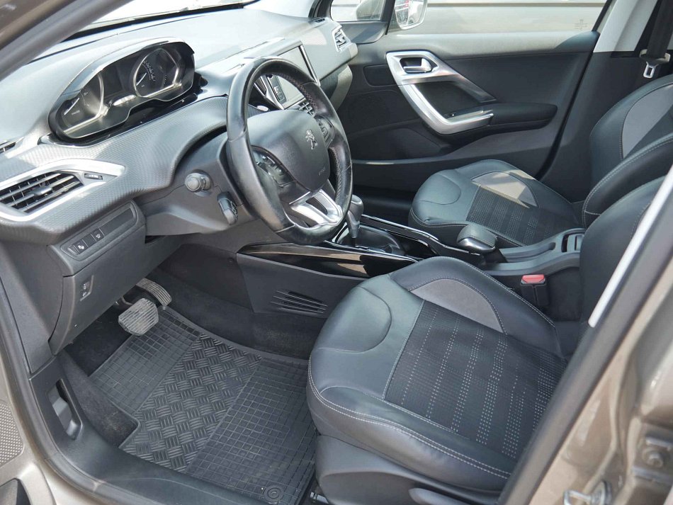 Peugeot 2008 1.2PT 