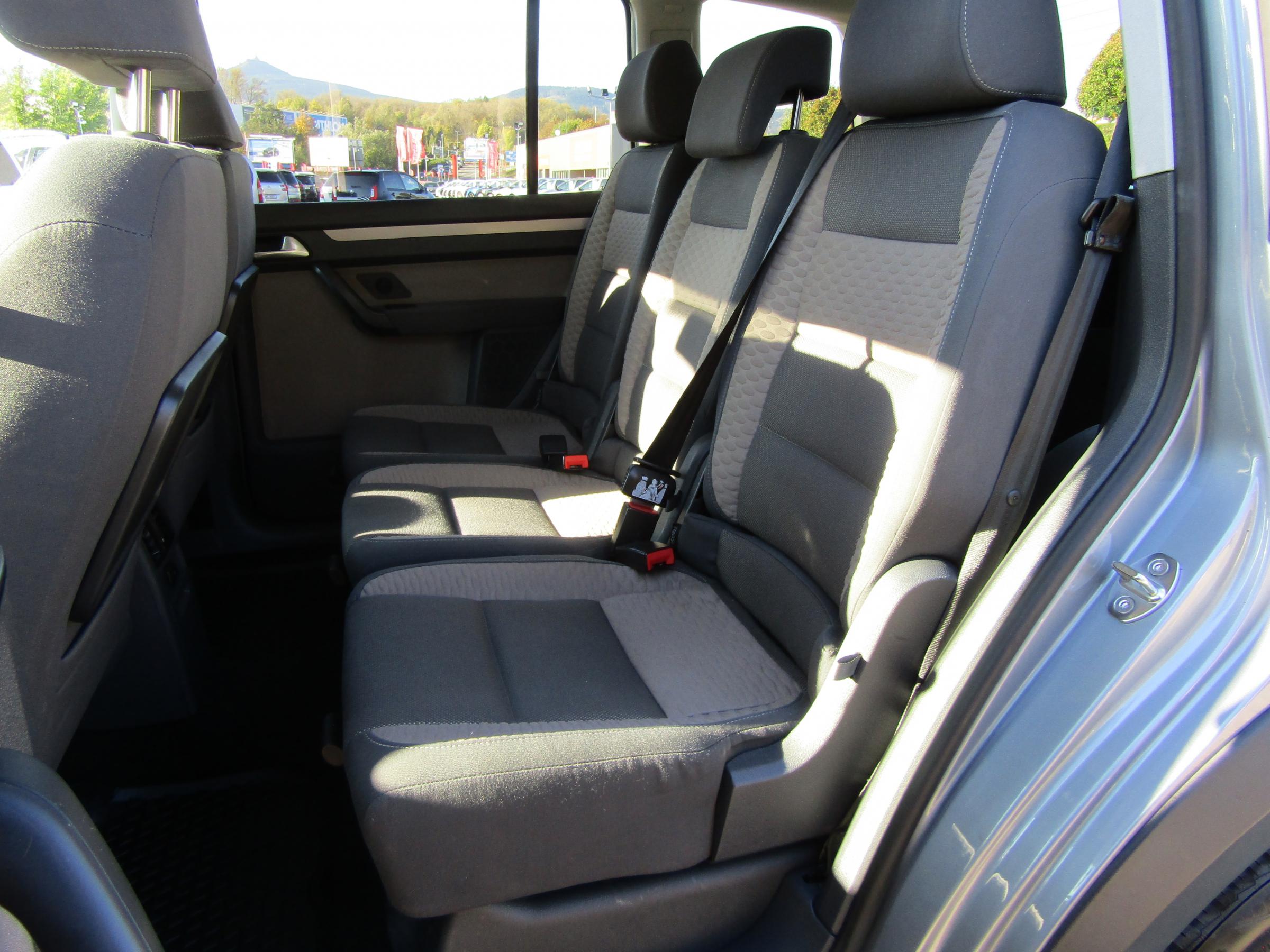 Volkswagen Touran, 2008 - pohled č. 10