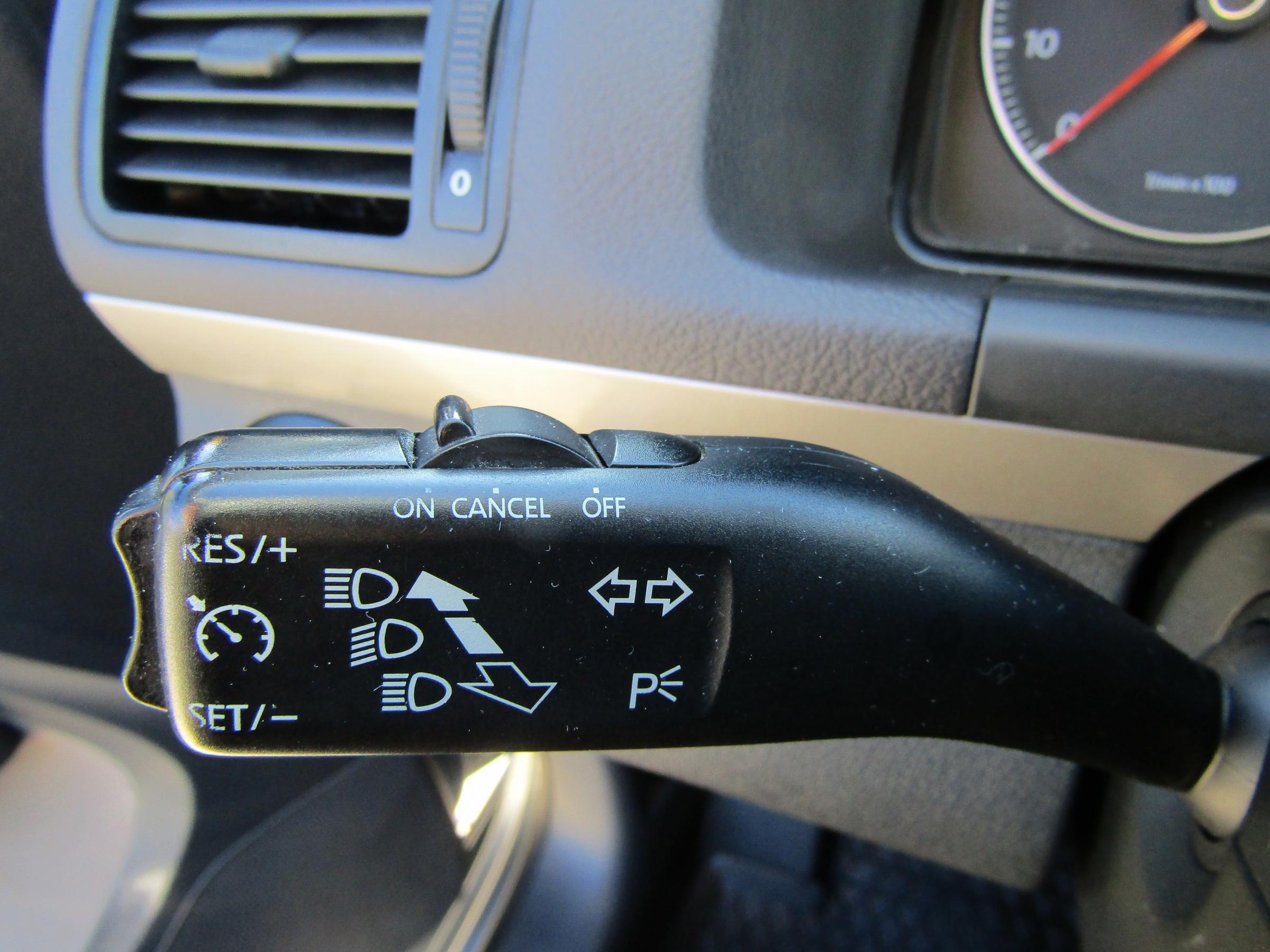 Volkswagen Touran, 2008 - pohled č. 13