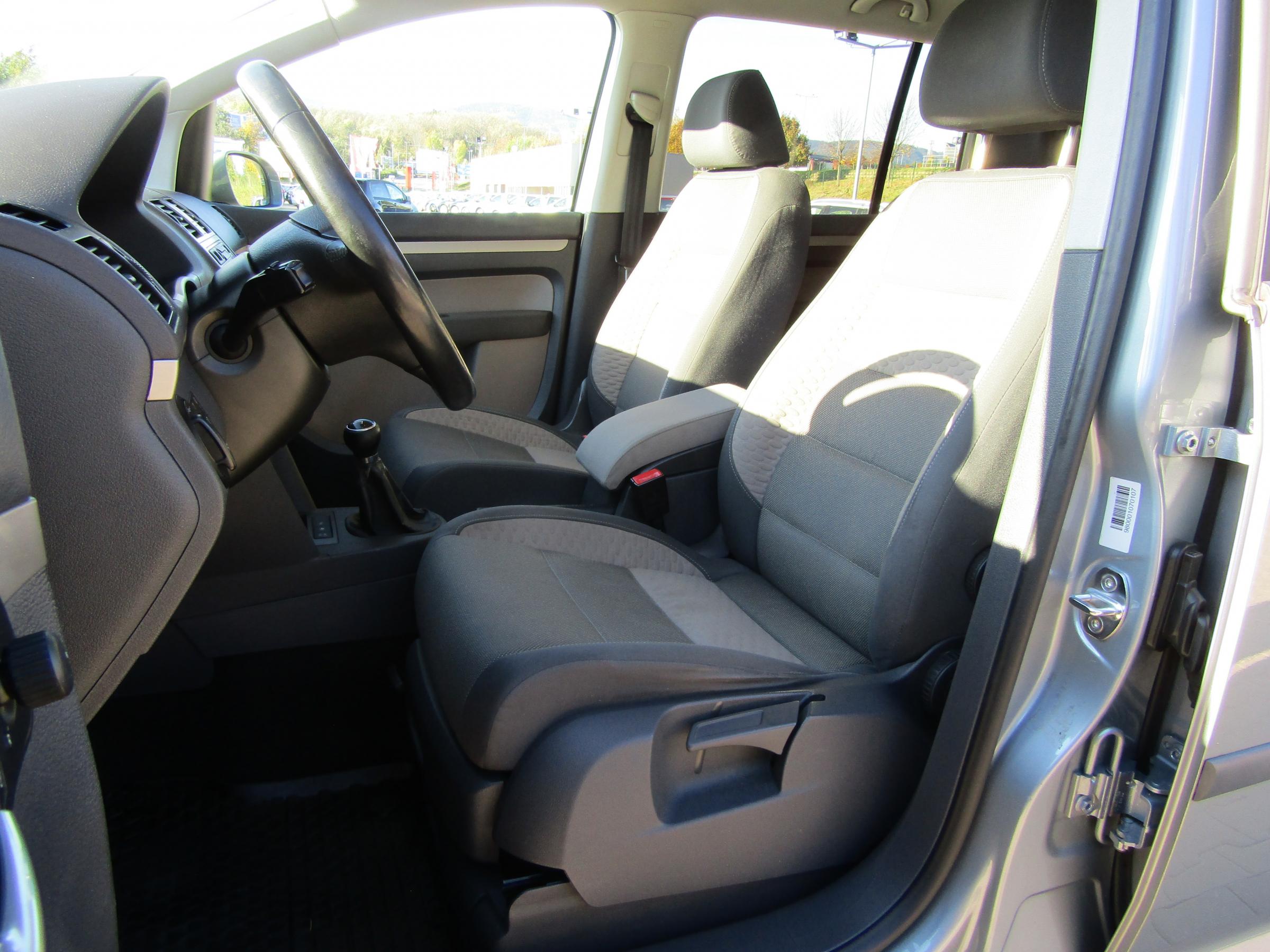 Volkswagen Touran, 2008 - pohled č. 9