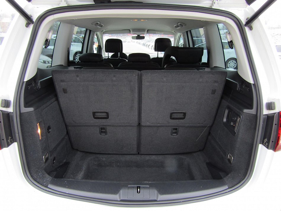 Volkswagen Sharan 2.0 TDi  4x4, 7míst