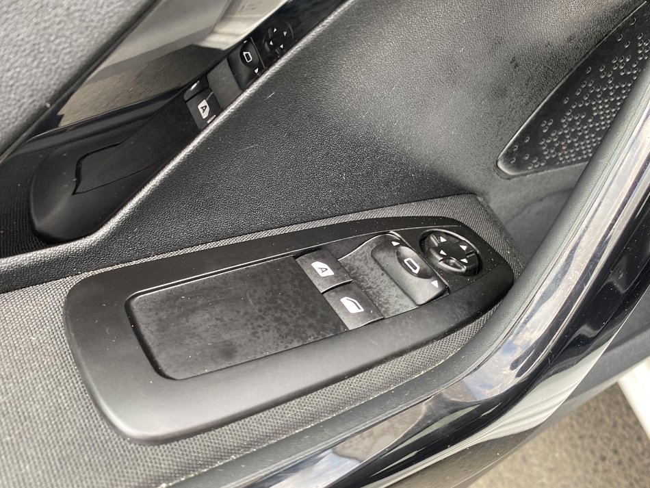 Peugeot 208 1.6HDi Active