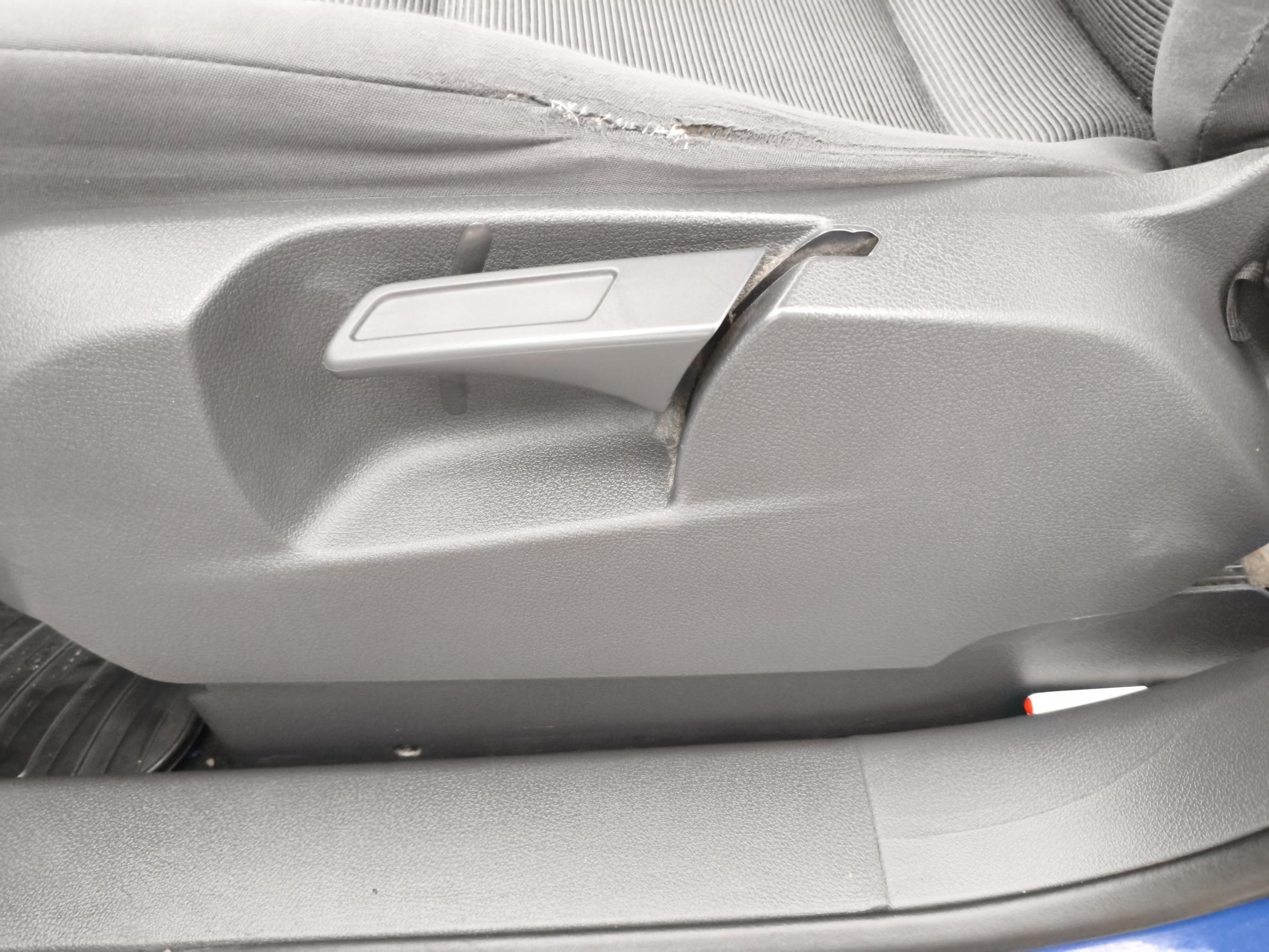 Volkswagen Touran, 2009 - pohled č. 14