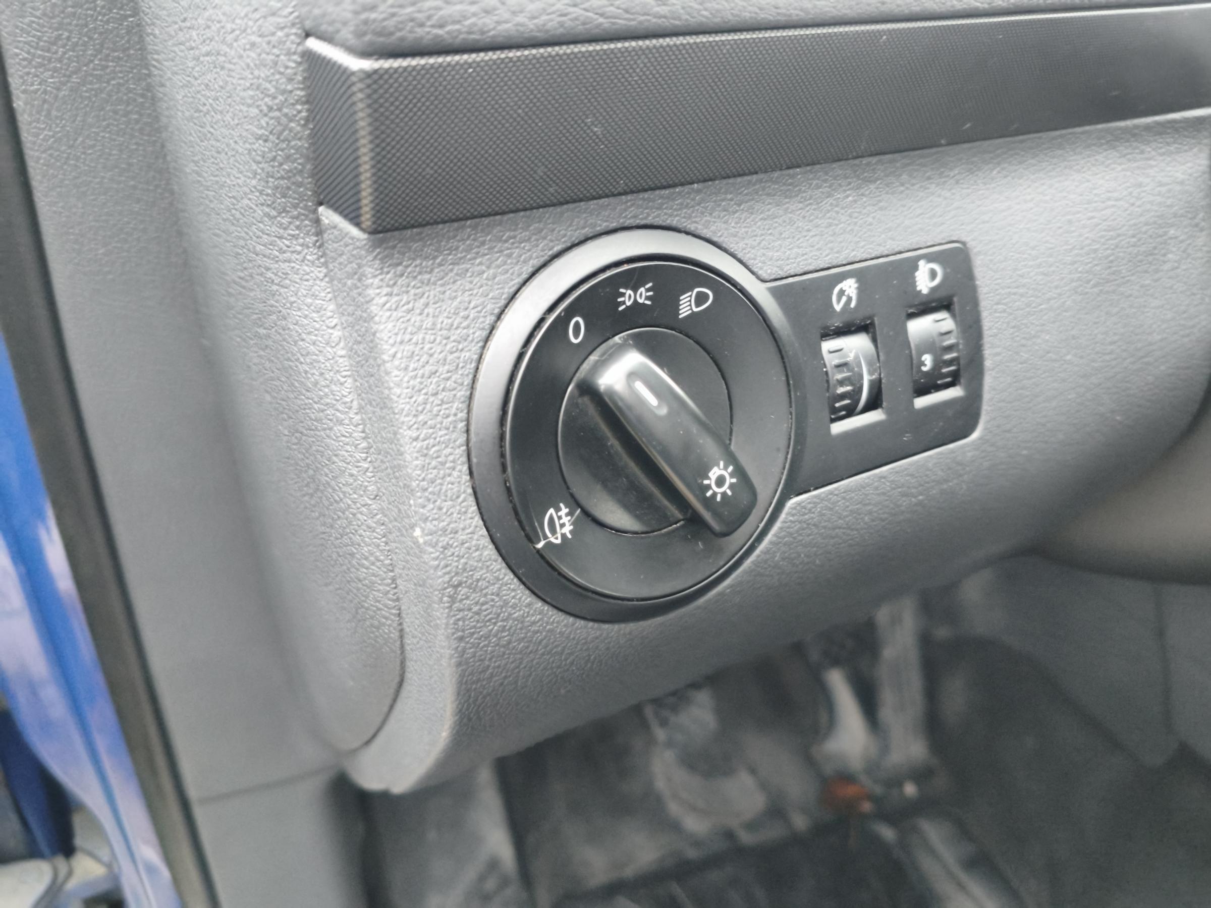 Volkswagen Touran, 2009 - pohled č. 15