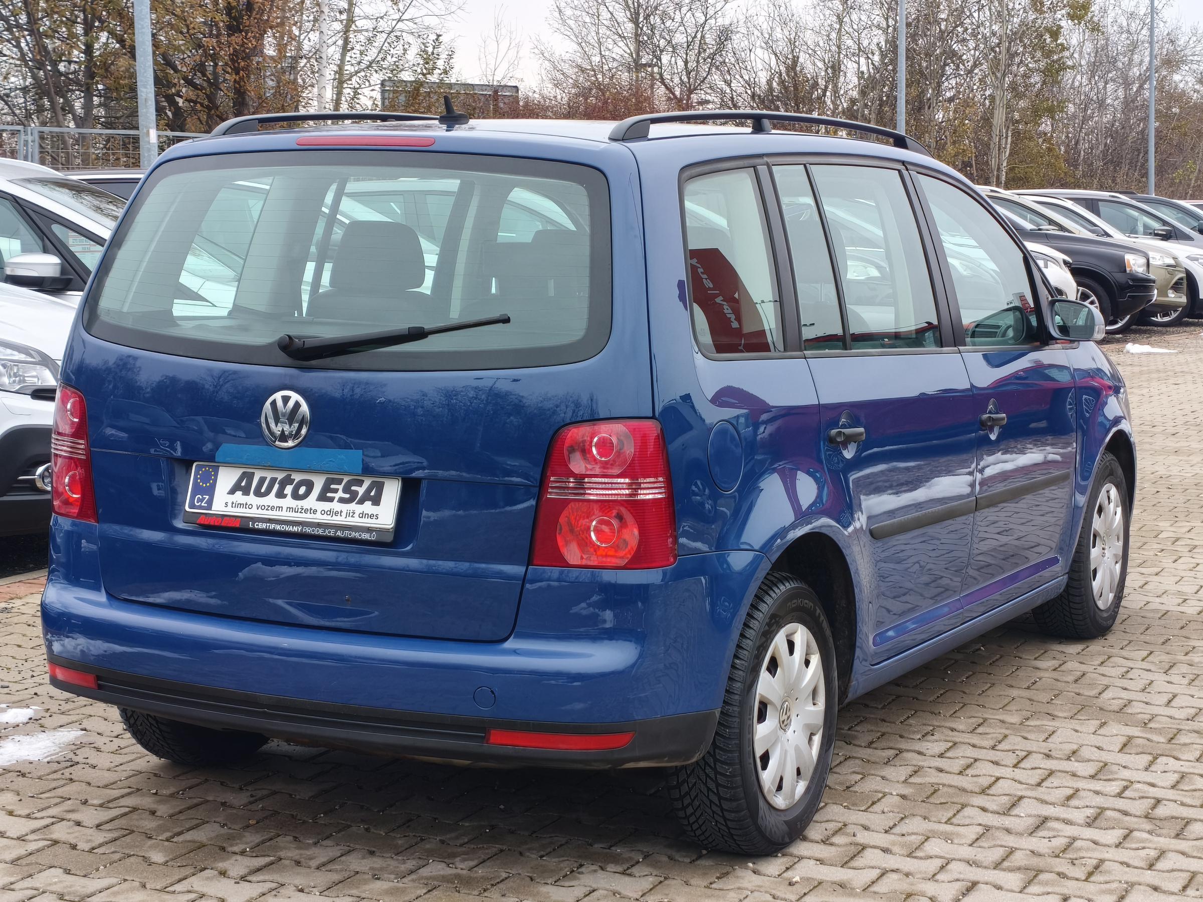 Volkswagen Touran, 2009 - pohled č. 4