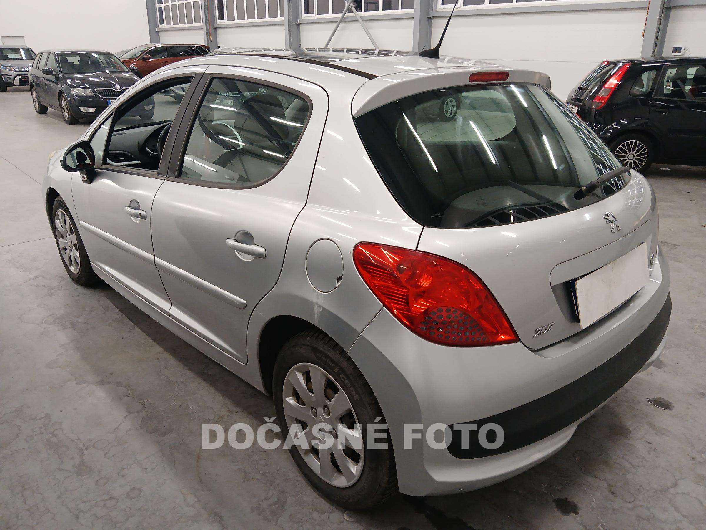 Peugeot 207, 2009 - pohled č. 2