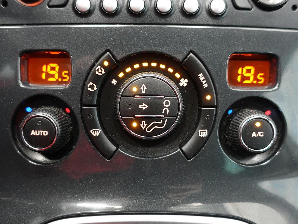 Peugeot 5008 1.6HDI 