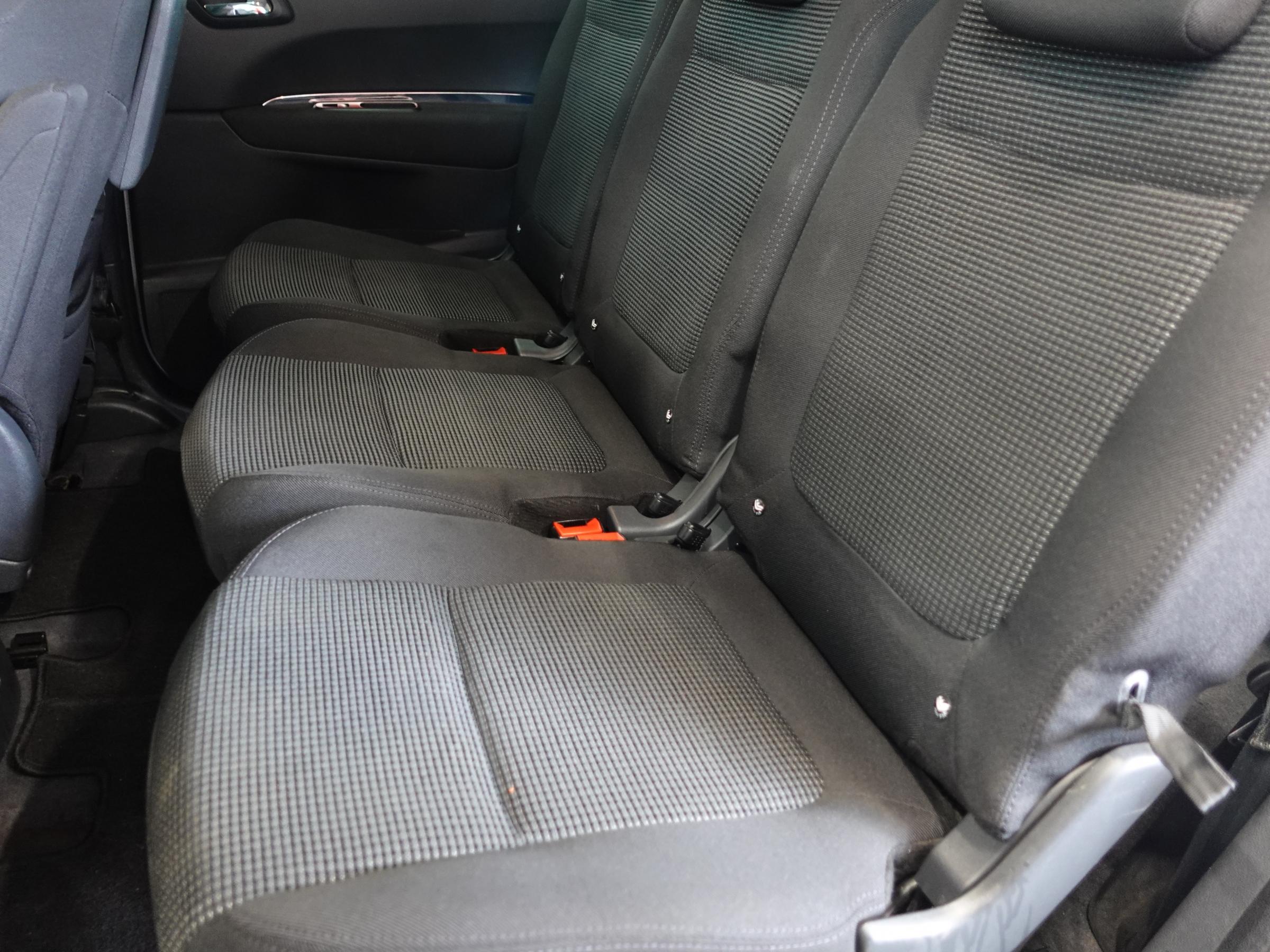 Peugeot 5008, 2012 - pohled č. 10