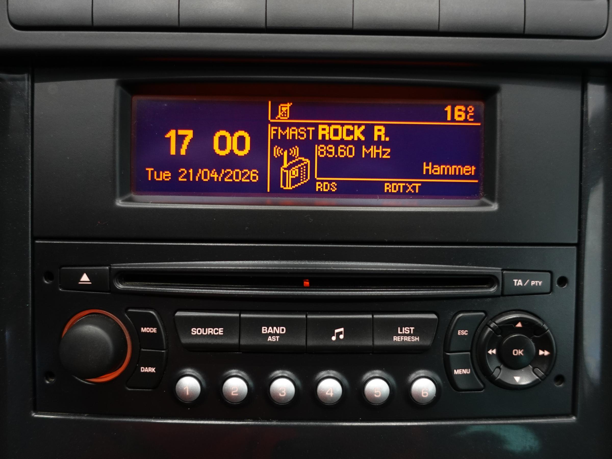 Peugeot 5008, 2012 - pohled č. 16