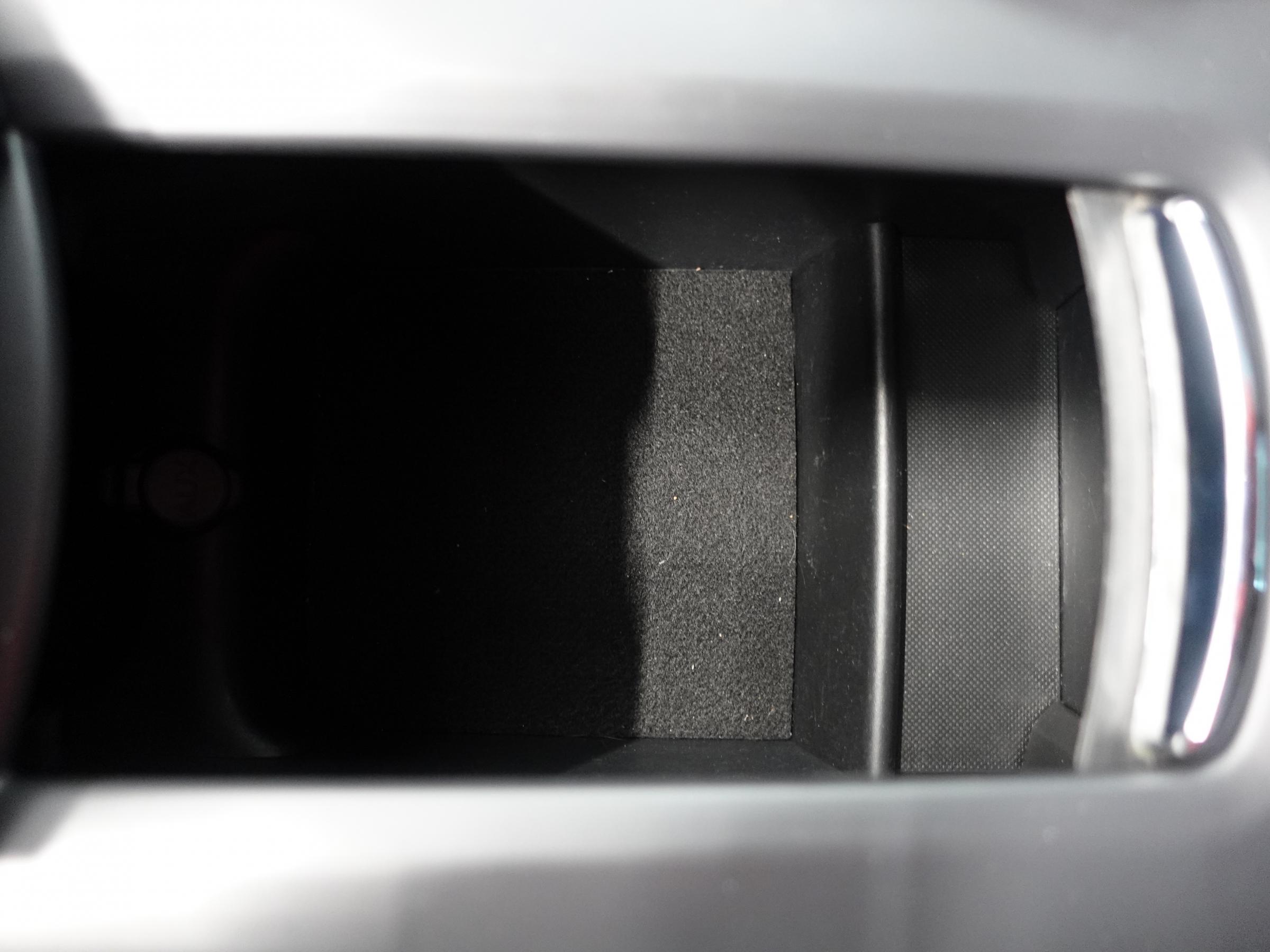 Peugeot 5008, 2012 - pohled č. 17