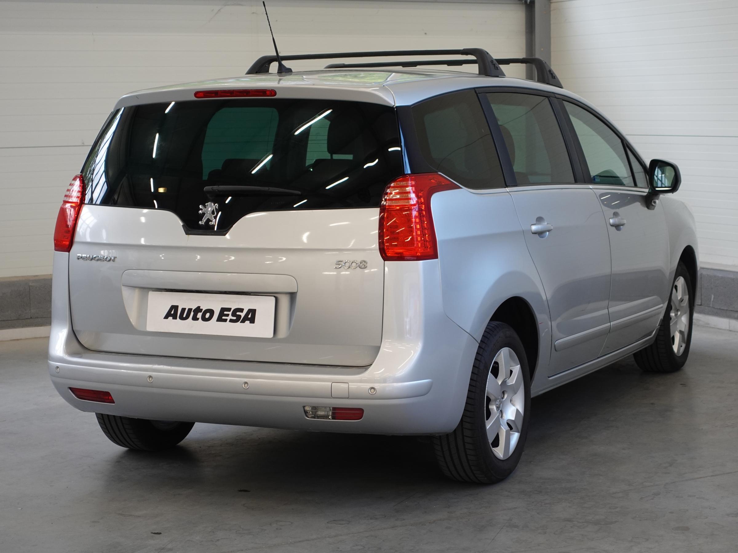 Peugeot 5008, 2012 - pohled č. 4