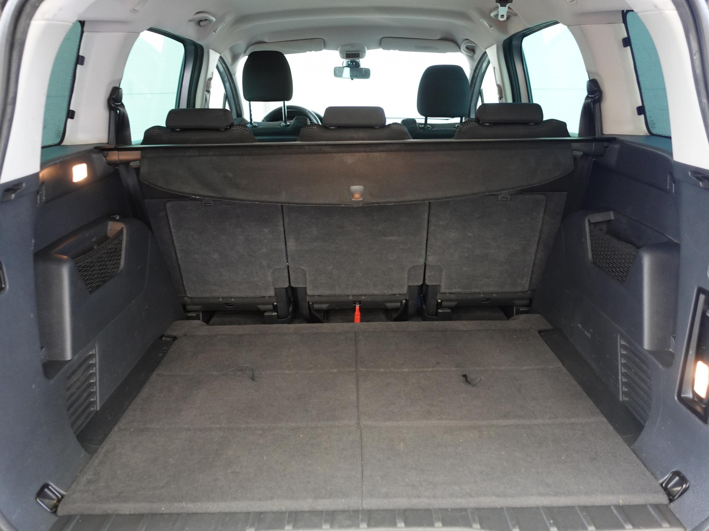 Peugeot 5008, 2012 - pohled č. 7