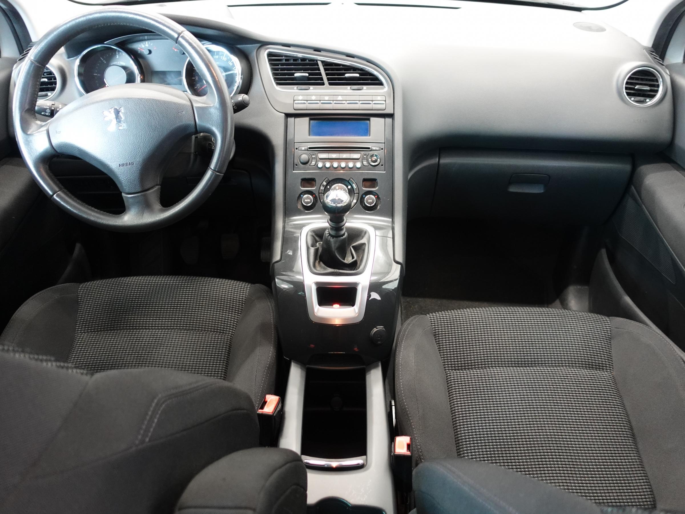 Peugeot 5008, 2012 - pohled č. 8