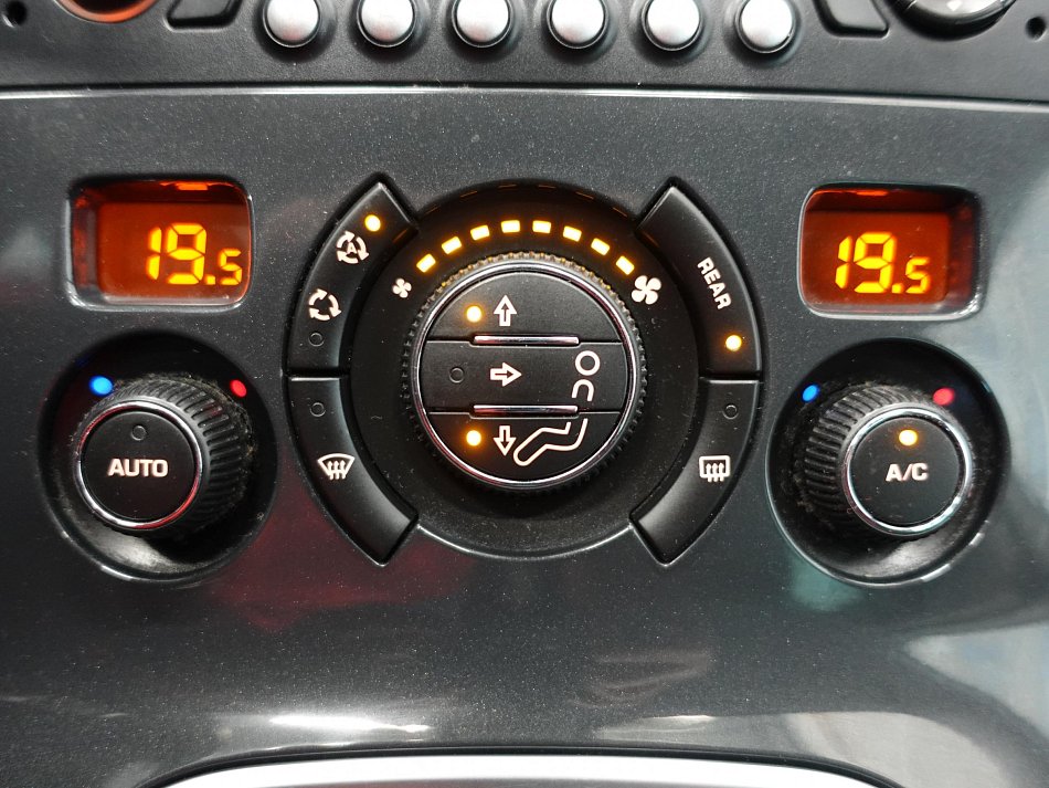 Peugeot 5008 1.6HDI 
