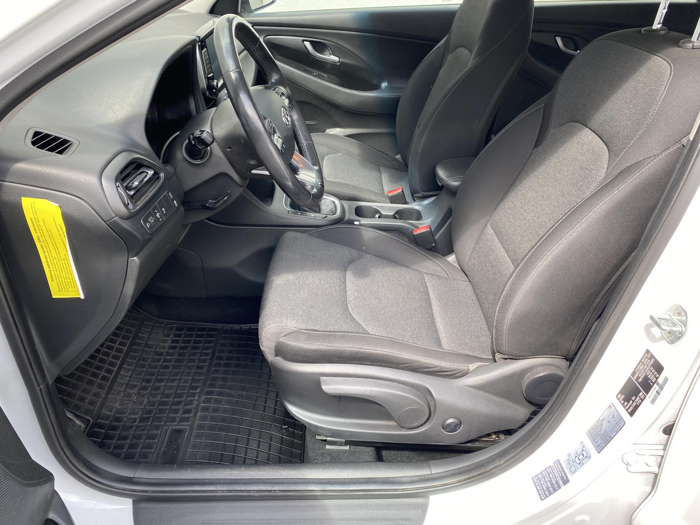 Hyundai i30, 2020 - pohled č. 10