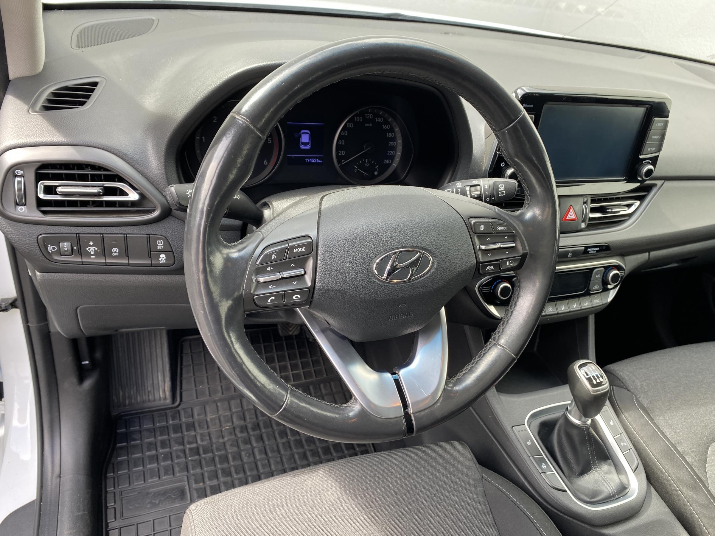 Hyundai i30, 2020 - pohled č. 13