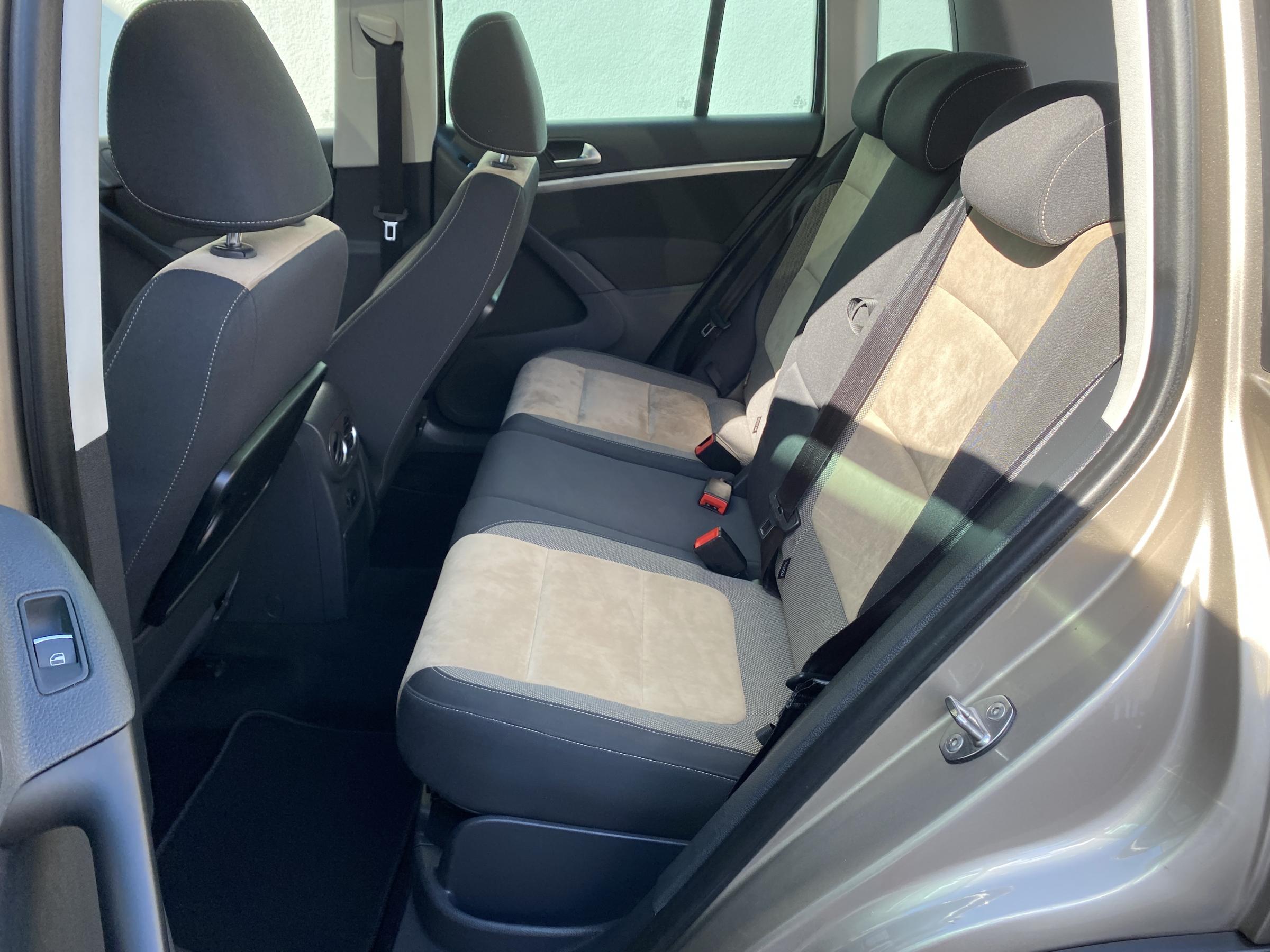 Volkswagen Tiguan, 2012 - pohled č. 12