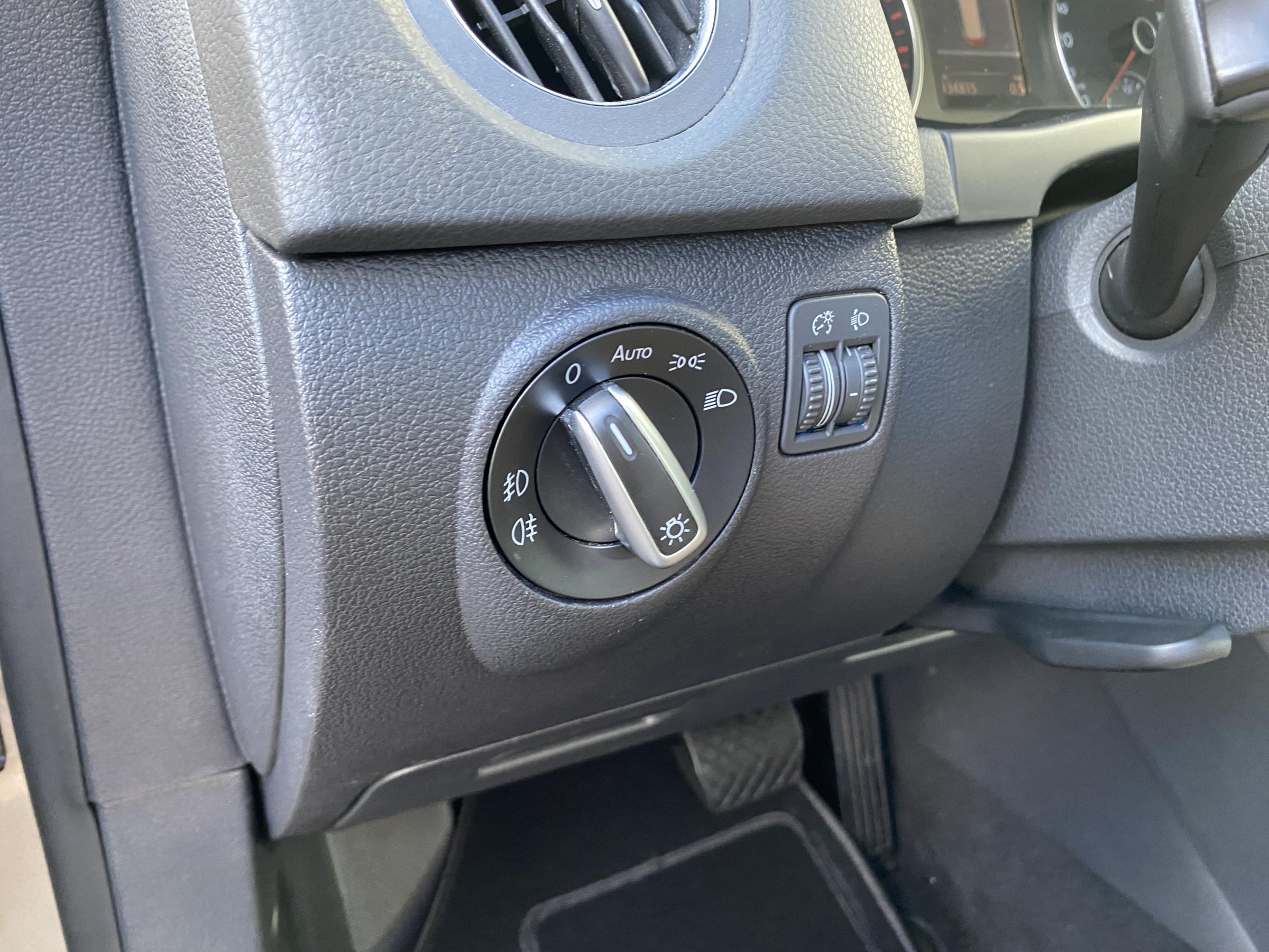 Volkswagen Tiguan, 2012 - pohled č. 15