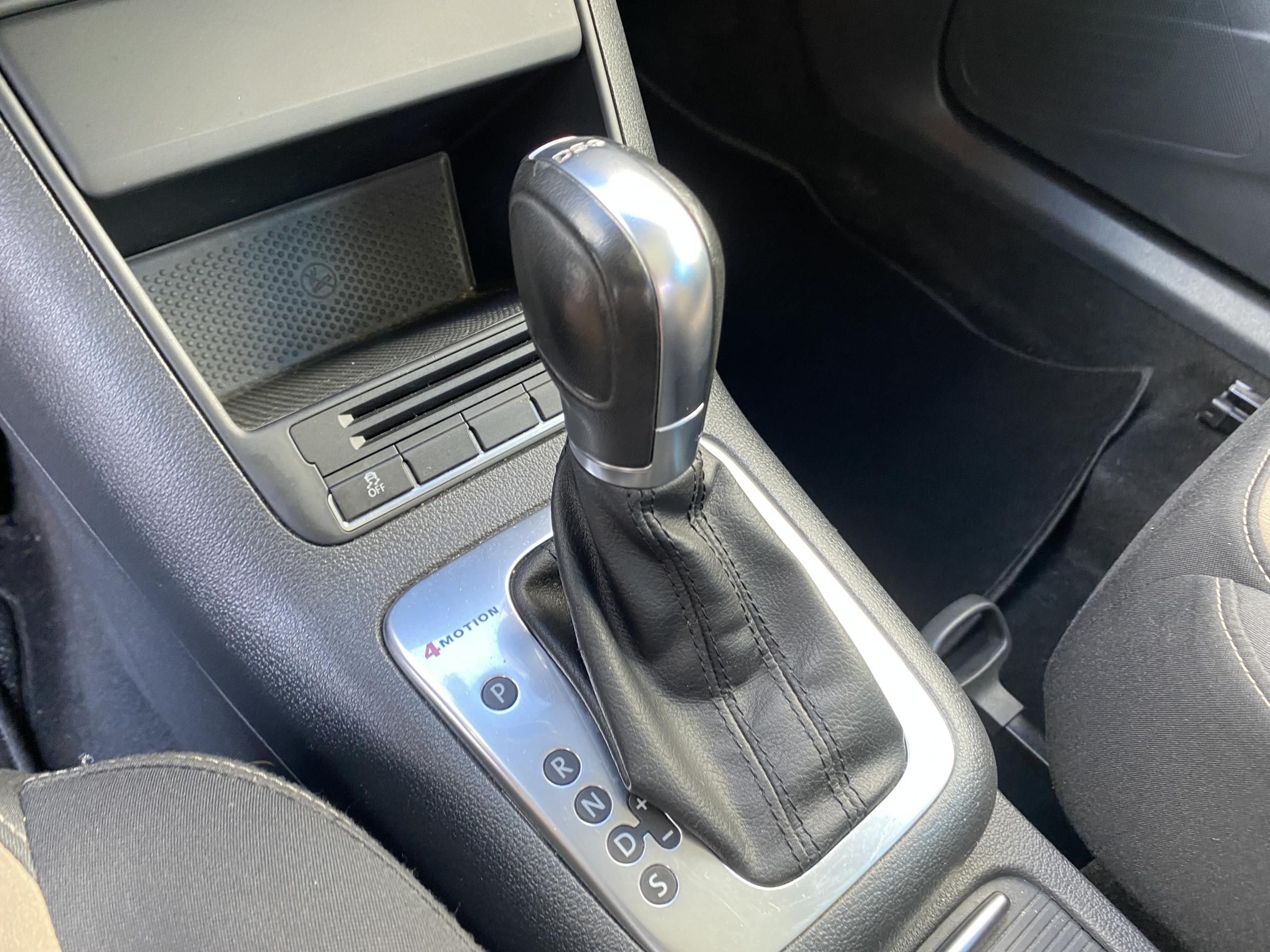 Volkswagen Tiguan, 2012 - pohled č. 16