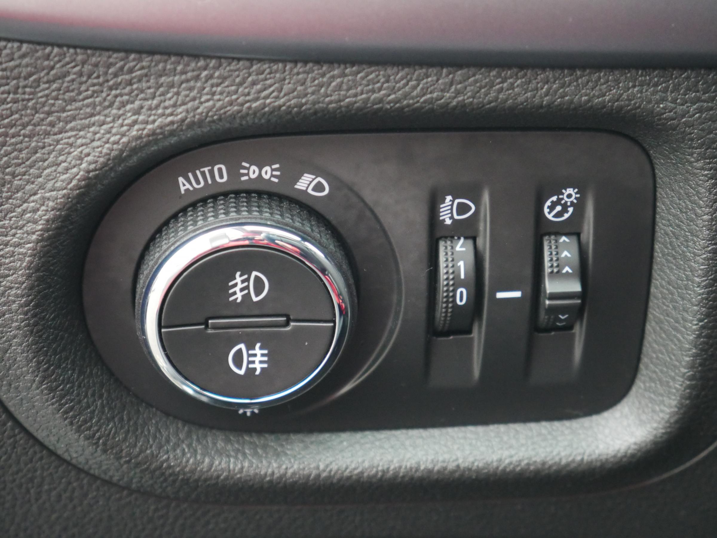 Opel Astra, 2019 - pohled č. 15