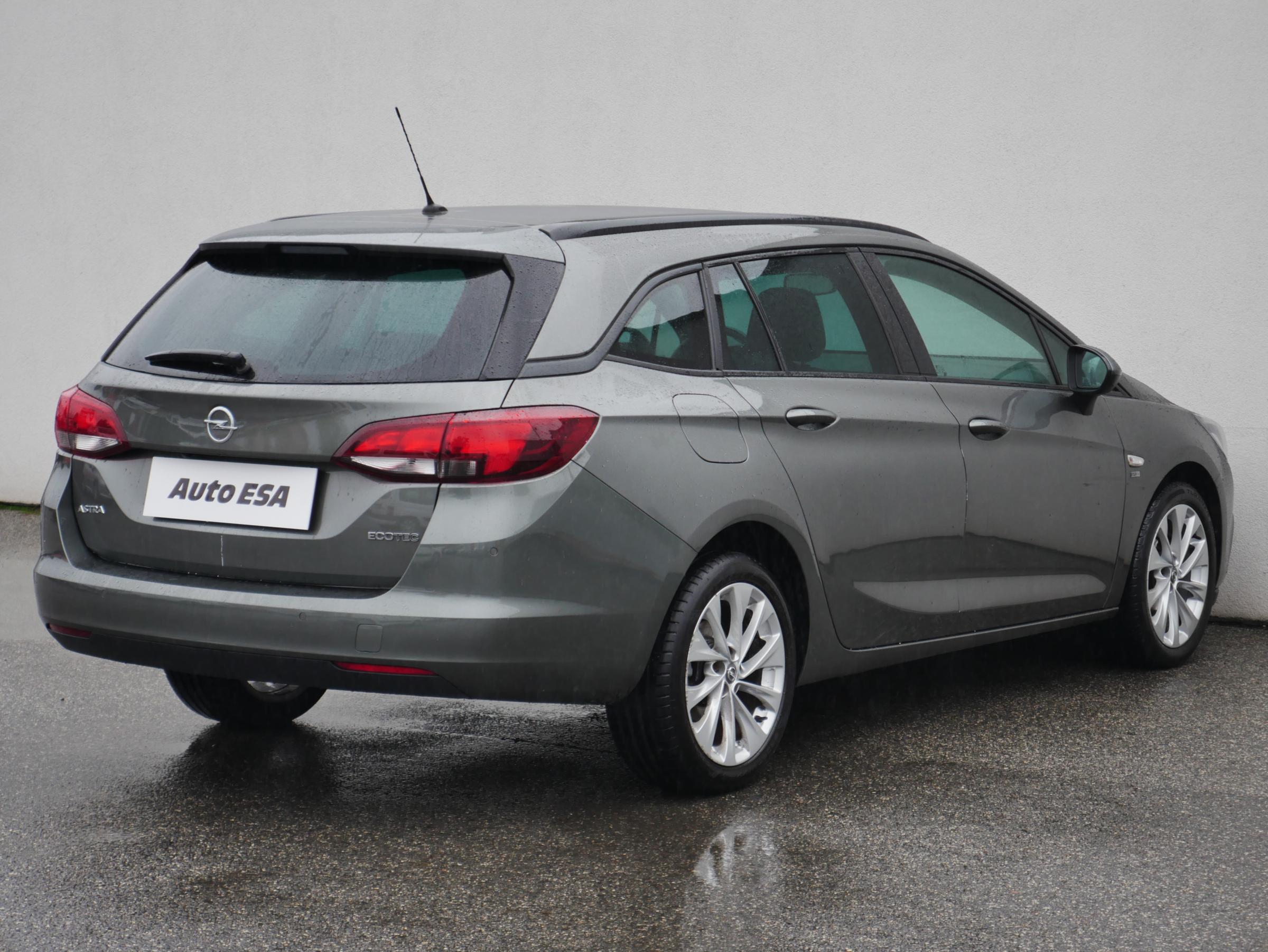 Opel Astra, 2019 - pohled č. 4