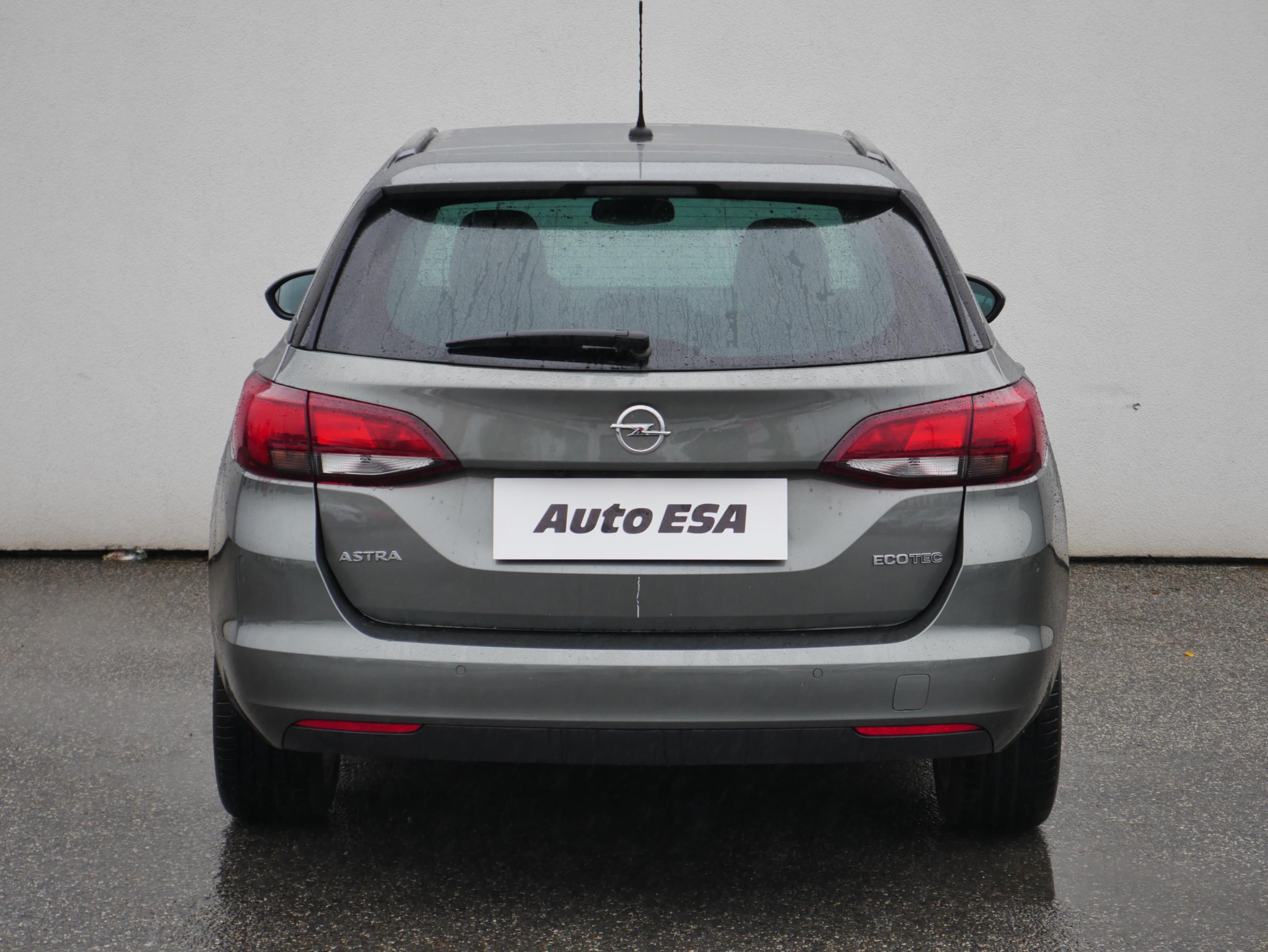 Opel Astra, 2019 - pohled č. 5