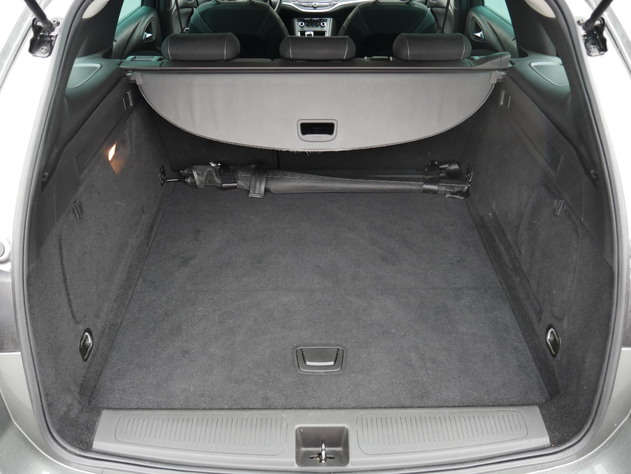 Opel Astra, 2019 - pohled č. 7