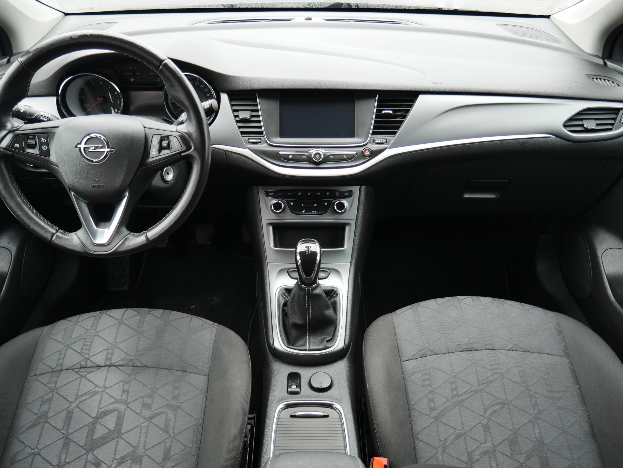 Opel Astra, 2019 - pohled č. 8